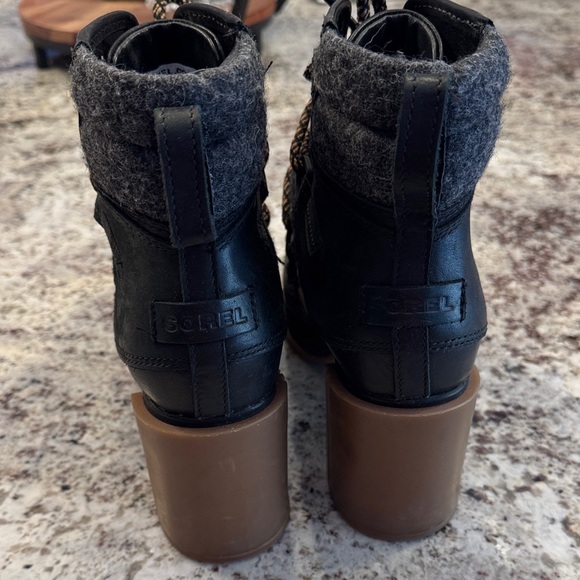 Sorel Black and Gray Lace-Up Boots - Picture 3 of 6